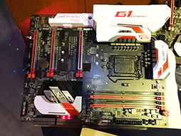 画像ギャラリー No.026のサムネイル画像 / 「Intel Z170」搭載のゲーマー向けマザーボードを各社が発表。高速化されたM.2スロットやUSB 3.1 Type-A&Cポート搭載が標準に