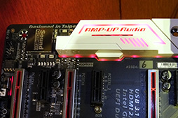 画像ギャラリー No.030のサムネイル画像 / 「Intel Z170」搭載のゲーマー向けマザーボードを各社が発表。高速化されたM.2スロットやUSB 3.1 Type-A&Cポート搭載が標準に
