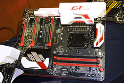 画像ギャラリー No.031のサムネイル画像 / 「Intel Z170」搭載のゲーマー向けマザーボードを各社が発表。高速化されたM.2スロットやUSB 3.1 Type-A&Cポート搭載が標準に