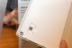 画像ギャラリー No.012のサムネイル画像 / ［COMPUTEX］Zenシリーズの多機能タブレットと自撮り特化型スマートフォン，iMac風オールインワンPCを総ざらい。ASUSイベントレポート