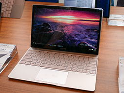 画像ギャラリー No.003のサムネイル画像 / ［COMPUTEX］ハイスペックなUltrabookやSurface風2-in-1，そしてZenfone新作など。ASUSの「非ゲーム系」新製品を総ざらい