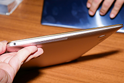 画像ギャラリー No.006のサムネイル画像 / ［COMPUTEX］ハイスペックなUltrabookやSurface風2-in-1，そしてZenfone新作など。ASUSの「非ゲーム系」新製品を総ざらい