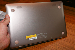 画像ギャラリー No.010のサムネイル画像 / ［COMPUTEX］ハイスペックなUltrabookやSurface風2-in-1，そしてZenfone新作など。ASUSの「非ゲーム系」新製品を総ざらい