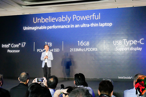 画像ギャラリー No.011のサムネイル画像 / ［COMPUTEX］ハイスペックなUltrabookやSurface風2-in-1，そしてZenfone新作など。ASUSの「非ゲーム系」新製品を総ざらい