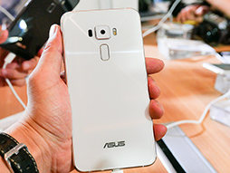 画像ギャラリー No.047のサムネイル画像 / ［COMPUTEX］ハイスペックなUltrabookやSurface風2-in-1，そしてZenfone新作など。ASUSの「非ゲーム系」新製品を総ざらい
