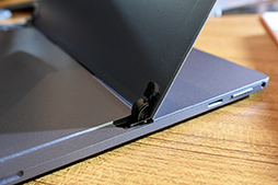 画像ギャラリー No.069のサムネイル画像 / ［COMPUTEX］ハイスペックなUltrabookやSurface風2-in-1，そしてZenfone新作など。ASUSの「非ゲーム系」新製品を総ざらい