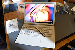 画像ギャラリー No.072のサムネイル画像 / ［COMPUTEX］ハイスペックなUltrabookやSurface風2-in-1，そしてZenfone新作など。ASUSの「非ゲーム系」新製品を総ざらい