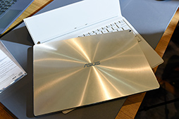画像ギャラリー No.073のサムネイル画像 / ［COMPUTEX］ハイスペックなUltrabookやSurface風2-in-1，そしてZenfone新作など。ASUSの「非ゲーム系」新製品を総ざらい