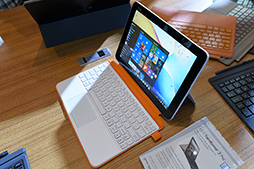 画像ギャラリー No.074のサムネイル画像 / ［COMPUTEX］ハイスペックなUltrabookやSurface風2-in-1，そしてZenfone新作など。ASUSの「非ゲーム系」新製品を総ざらい
