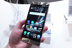 画像ギャラリー No.022のサムネイル画像 / ASUSの新型スマホ「ZenFone 3」と「ZenFone 3 Deluxe」の下位モデルをテスト。最新のミドルクラス端末はゲームもよく動く