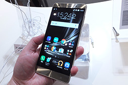画像ギャラリー No.003のサムネイル画像 / 「性能怪獣」は優秀なゲーム向け端末だ。ASUS「ZenFone 3 Deluxe ZS570KL」テストレポート