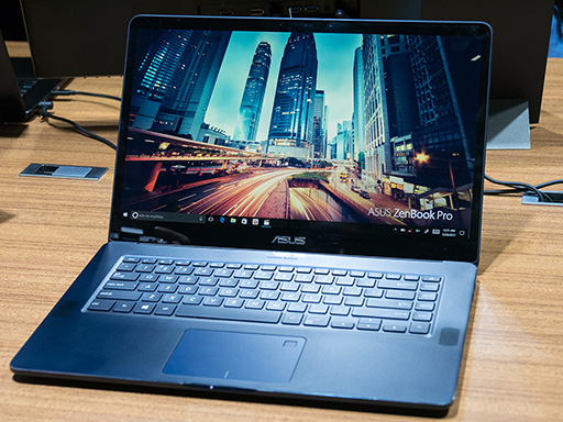 画像ギャラリー No.003のサムネイル画像 / ［COMPUTEX］ASUSの新型ZenBookは，GTX 1050 Ti搭載モデルや外付けグラフィックスボックス対応薄型ノートPCに注目だ