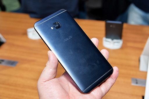 画像ギャラリー No.020のサムネイル画像 / ASUSの新型スマートフォン「ZenFone 4」シリーズ5製品をハンズオン会場でチェックしてきた