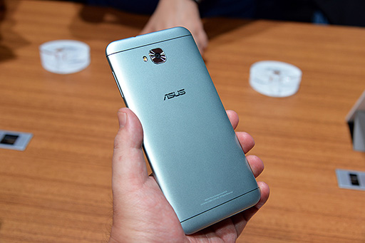 画像ギャラリー No.027のサムネイル画像 / ASUSの新型スマートフォン「ZenFone 4」シリーズ5製品をハンズオン会場でチェックしてきた