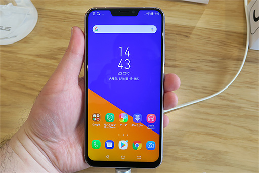 画像ギャラリー No.005のサムネイル画像 / ASUS,SIMロックフリースマートフォン「ZenFone 5」シリーズを国内発売。ハイエンドからエントリーまでの計3製品を用意