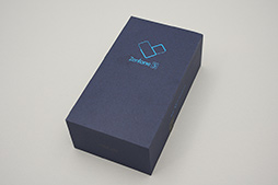 画像ギャラリー No.003のサムネイル画像 / ASUSの新ミドルクラススマートフォン「ZenFone 5」レビュー。性能怪獣ではないが，なんでもそつなくこなせる狙い目の1台だ