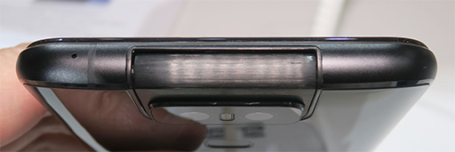 画像ギャラリー No.008のサムネイル画像 / ASUSの次期ハイエンドスマホ「ZenFone 6」は,前後に動くカメラ「Flip Camera」の搭載でノッチなし