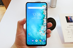 画像ギャラリー No.003のサムネイル画像 / ASUS,新型スマートフォン「ZenFone 6」を8月23日発売。180度回転するカメラ「Flip Camera」が見どころだ