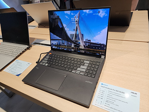 画像ギャラリー No.025のサムネイル画像 / ASUSが有機ELディスプレイ搭載ノートで大攻勢。重さ1kgの薄型軽量マシンから，ゲームにも使えるハイエンドPCまで多数を発表