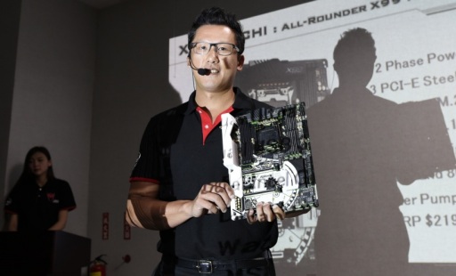 画像ギャラリー No.001のサムネイル画像 / ［COMPUTEX］「コスパのASRock」が税別200ドル台前半からのX99マザーボード2製品を発表