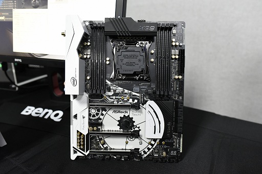 画像ギャラリー No.003のサムネイル画像 / ［COMPUTEX］「コスパのASRock」が税別200ドル台前半からのX99マザーボード2製品を発表