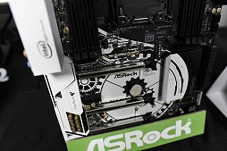 画像ギャラリー No.004のサムネイル画像 / ［COMPUTEX］「コスパのASRock」が税別200ドル台前半からのX99マザーボード2製品を発表