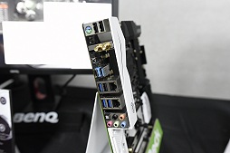 画像ギャラリー No.005のサムネイル画像 / ［COMPUTEX］「コスパのASRock」が税別200ドル台前半からのX99マザーボード2製品を発表
