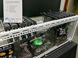 画像ギャラリー No.013のサムネイル画像 / ［COMPUTEX］ASRockブースでX299搭載のゲーマー向けマザーボードを見てきた。「Micro-STX」仕様の超小型マザーボードにも注目