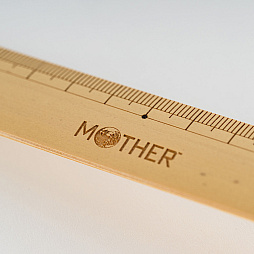 画像ギャラリー No.003のサムネイル画像 / 「MOTHER」シリーズの「ものさし」が本日発売。国産の竹を使ったもので，MOTHERの焼印ロゴ入りだ
