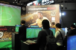 画像ギャラリー No.006のサムネイル画像 / ［TGS 2015］「ウイニングイレブン 2016」プレイレポート。イメージどおりに動く操作性と戦術プランの組み立てが楽しい作品に