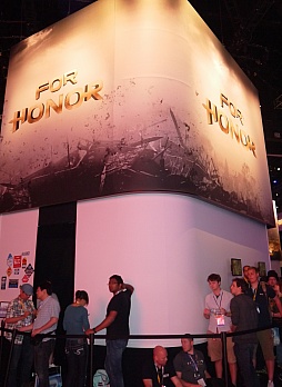 画像ギャラリー No.002のサムネイル画像 / ［E3 2015］さっそくプレイアブル出展されたUbisoftの「For Honor」。無数の兵士による大乱戦を仲間とともに戦え