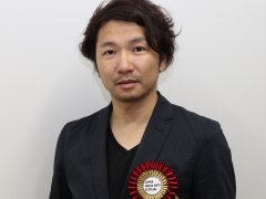 開催中の「第21回 文化庁メディア芸術祭作品展」会場で，エンターテインメント部門の大賞を受賞した「人喰いの大鷲トリコ」の上田文人氏に感想を聞いた