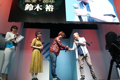 画像ギャラリー No.001のサムネイル画像 / ［TGS 2019］「シェンムーIII」ステージイベントをレポート。松風雅也さんが涼の革ジャンで登場し，照井春佳さんが引き出しを熱く語った