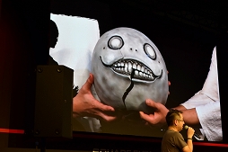 画像ギャラリー No.003のサムネイル画像 / ［TGS 2016］「NieR：Automata」のステージイベントをレポート。体験版配信や限定版の発表，ゲーム初心者でも楽しめる「オートモード」の実機プレイも