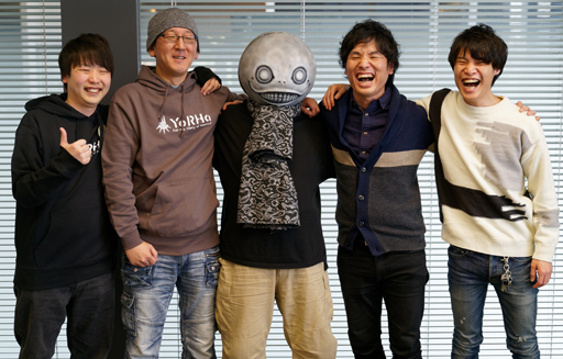 画像ギャラリー No.002のサムネイル画像 / エンディングは炎上必至? ヨコオタロウ氏らを集めた,NieR:Automataの発売2周年を祝した「SINoALICE」×「NieR Replicant」コラボ記念座談会