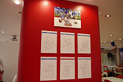 画像ギャラリー No.021のサムネイル画像 / 本日オープンした「ソニック25周年カフェ」の試食会をレポート。生誕25周年を迎える「ソニック」シリーズがスイーツパラダイスとコラボ
