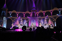 画像ギャラリー No.035のサムネイル画像 / シンデレラガールズのライブイベント，「THE IDOLM@STER CINDERELLA GIRLS 4thLIVE TriCastle Story」，神戸公演の模様をレポート。連日のサプライズゲストに会場は興奮のるつぼ