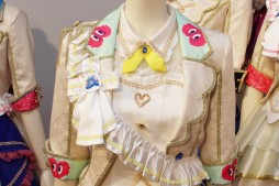 画像ギャラリー No.016のサムネイル画像 / デレマス10周年ライブツアーを振り返る展示会「M@GICALCOLLECTION!!!」，70着以上の衣装が間近で鑑賞できた内覧会をレポート