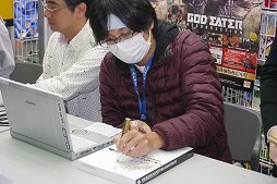 画像ギャラリー No.004のサムネイル画像 / 「GOD EATER RESURRECTION」が本日発売。開発スタッフによる発売記念サイン会をレポート