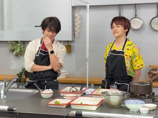 画像ギャラリー No.010のサムネイル画像 / 「あんスタ！！」CAFE CINNAMON ニキズキッチン第4回収録現場の潜入レポート。山口智広さん＆大須賀純さんがトムヤムクンをつくる！
