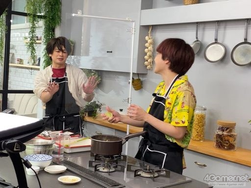 画像ギャラリー No.012のサムネイル画像 / 「あんスタ！！」CAFE CINNAMON ニキズキッチン第4回収録現場の潜入レポート。山口智広さん＆大須賀純さんがトムヤムクンをつくる！