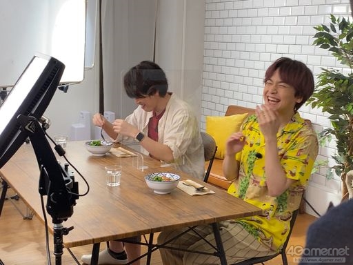 画像ギャラリー No.015のサムネイル画像 / 「あんスタ！！」CAFE CINNAMON ニキズキッチン第4回収録現場の潜入レポート。山口智広さん＆大須賀純さんがトムヤムクンをつくる！