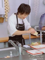 画像ギャラリー No.009のサムネイル画像 / 「あんスタ!!」CAFE CINNAMON ニキズキッチン第6回収録現場に潜入レポート。山口智広さん&伊藤マサミさんがグラタンを作る!