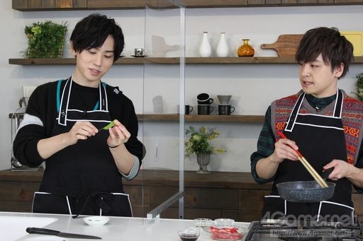 画像ギャラリー No.009のサムネイル画像 / 「あんスタ!!」配信番組「CAFE CINNAMON ニキズキッチン」第7回収録現場に潜入レポート。餅つき&おもちピザに挑戦!