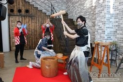画像ギャラリー No.016のサムネイル画像 / 「あんスタ!!」配信番組「CAFE CINNAMON ニキズキッチン」第7回収録現場に潜入レポート。餅つき&おもちピザに挑戦!