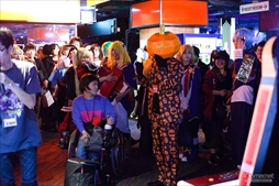 画像ギャラリー No.029のサムネイル画像 / アークシステムワークス「HALLOWEEN PARTY」が今年も開催。森Pも駆けつけ，大いに盛り上がった「BLAZBLUE DAY」フォトレポート