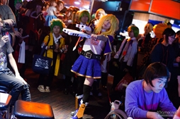 画像ギャラリー No.030のサムネイル画像 / アークシステムワークス「HALLOWEEN PARTY」が今年も開催。森Pも駆けつけ，大いに盛り上がった「BLAZBLUE DAY」フォトレポート
