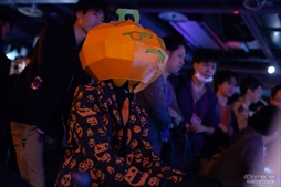 画像ギャラリー No.044のサムネイル画像 / アークシステムワークス「HALLOWEEN PARTY」が今年も開催。森Pも駆けつけ，大いに盛り上がった「BLAZBLUE DAY」フォトレポート