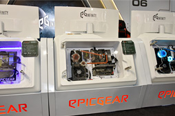 画像ギャラリー No.012のサムネイル画像 / ［COMPUTEX］「eスポーツカフェ組み立てキット，売ります」。ゲームデバイスのEpicGearが一風変わったビジネスの開始を宣言