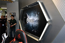 画像ギャラリー No.015のサムネイル画像 / ［COMPUTEX］「eスポーツカフェ組み立てキット，売ります」。ゲームデバイスのEpicGearが一風変わったビジネスの開始を宣言